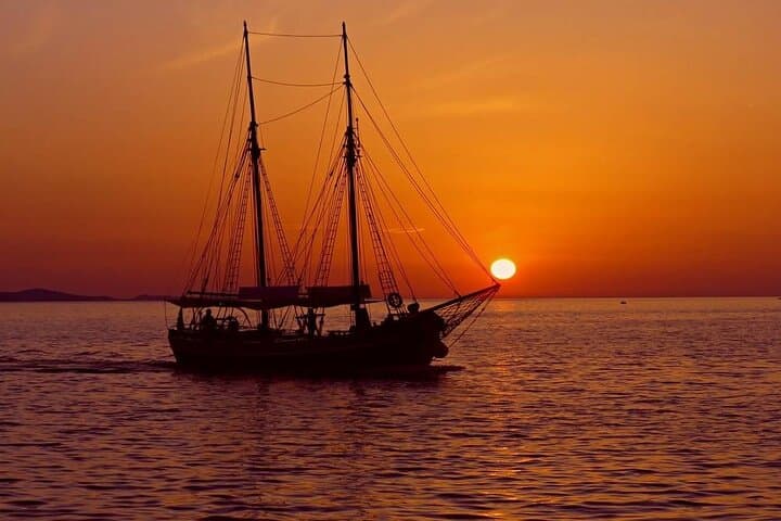 Alanya Sunset Pirate Boat Cruise with BBQ Dinner and Cave Swim