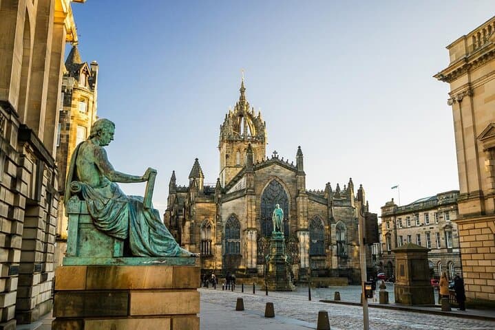 Private Edinburgh Walking Tour: Royal Mile, St Giles Cathedral & Greyfriars photo 5