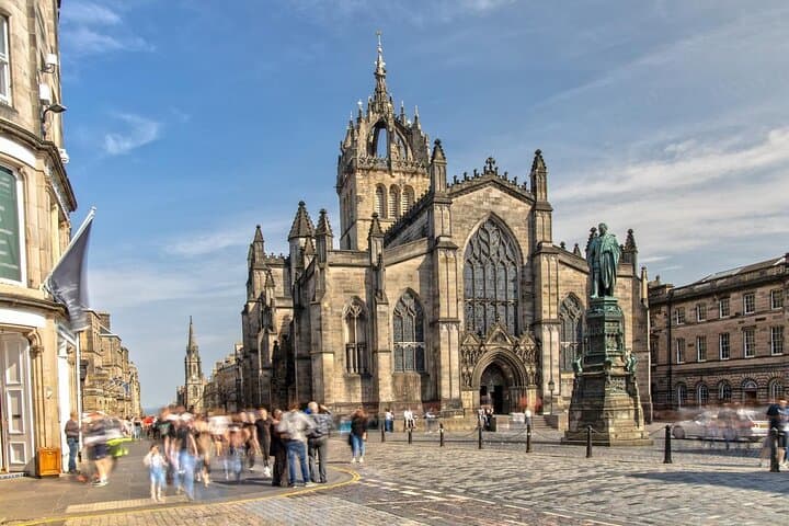Private Edinburgh Walking Tour: Royal Mile, St Giles Cathedral & Greyfriars photo 2