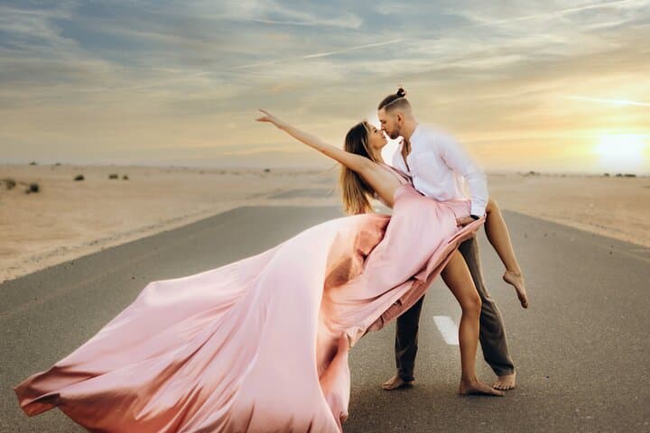 Dubai Best Locations Private Photoshoot: 1-Hour Guided Session photo 3