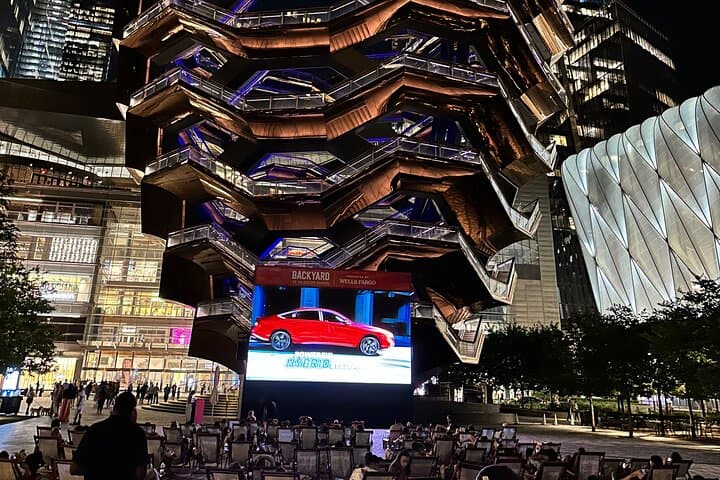New York After Dark: Private Night Tour Up to 5 Guests photo 4