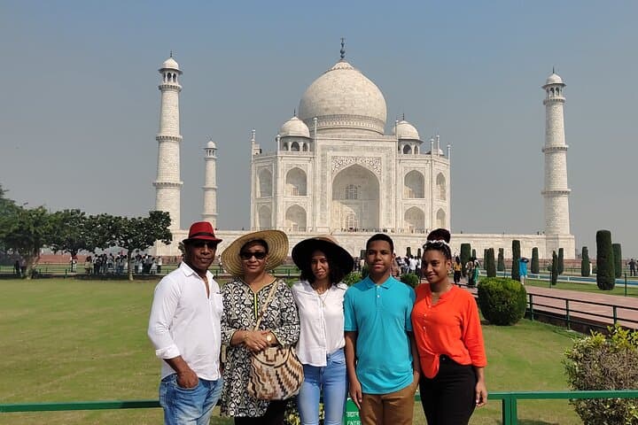 Same-Day Taj Mahal & Agra Fort Tour from Delhi by Car photo 2