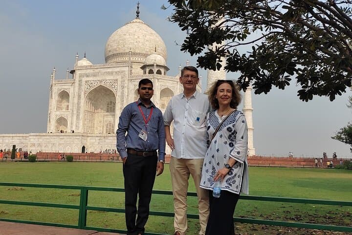 Same-Day Taj Mahal & Agra Fort Tour from Delhi by Car photo 5