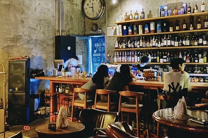 Beijing Hutong Night Crawl: Dumplings, Craft Beer & Secret Speakeasies photo 2