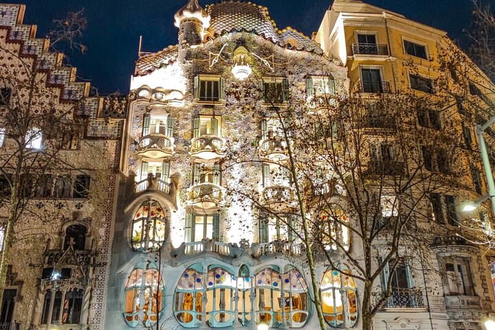 E-bike Night Tour Barcelona: Explore Barcelona's Landmarks After Dark photo 2