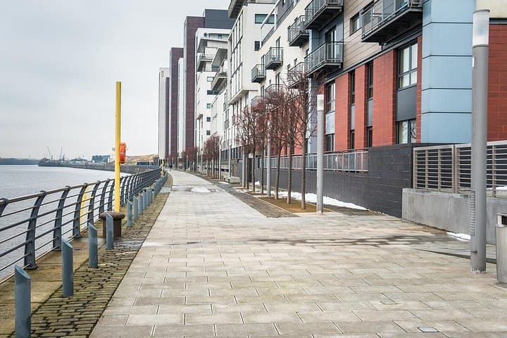 Glasgow Lovers Stroll: Private 3-Hour Romantic Walking Tour photo 6