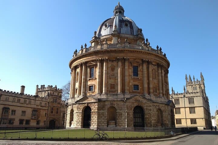 Windsor, Oxford & Cotswolds: Private Full-Day Tour with Windsor Castle Tickets