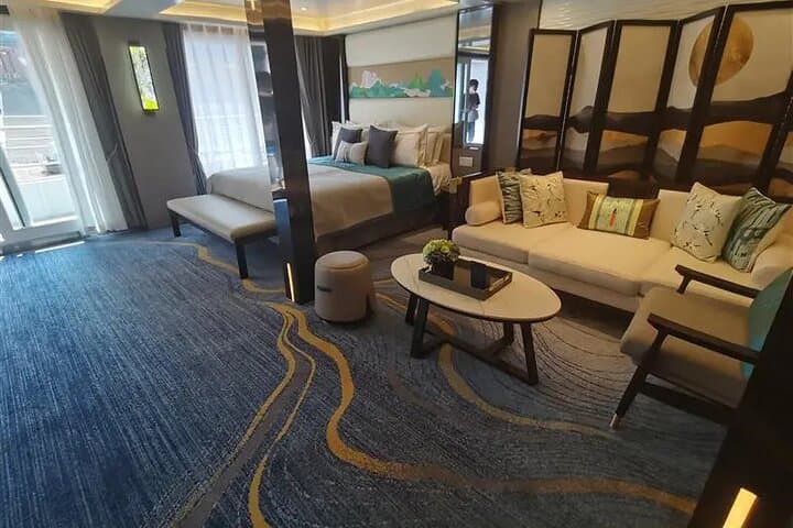 Yangtze River 4-Day Luxury Cruise: Chongqing to Yichang with Train Return photo 5
