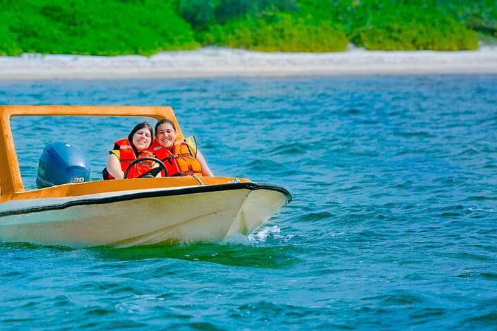 Cozumel Speed-Boat Snorkel & Beach Adventure: High-Speed Reef Exploration photo 4
