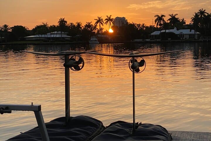 eFoil Lesson Fort Lauderdale: Learn to Ride an Electric Hydrofoil photo 6