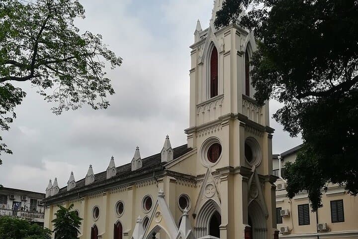Guangzhou Layover Private Tour: Baiyun Mountain, Xiguan Old Town & Cantonese Dim Sum photo 6