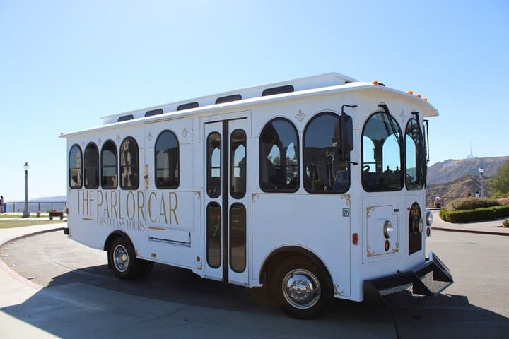luxury-hollywood-sightseeing-trolley-tour-parlor-car