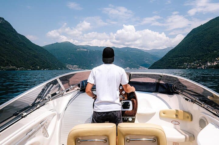 Private 3-Hour Cranchi Cruise on Lake Como: Villas, Swim & Prosecco photo 6