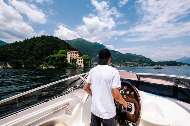 Private 3-Hour Cranchi Cruise on Lake Como: Villas, Swim & Prosecco photo 2
