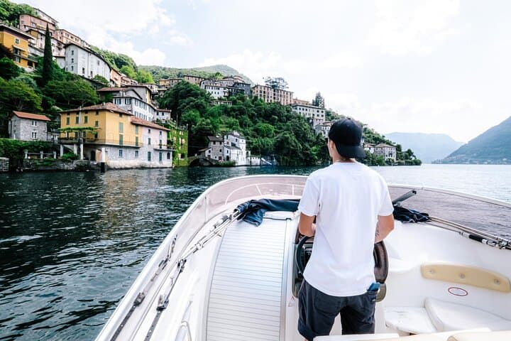 Private 3-Hour Cranchi Cruise on Lake Como: Villas, Swim & Prosecco photo 5