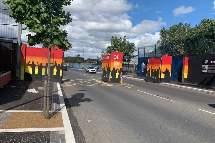 Belfast Mural and City 4-Hour Political History Tour photo 3