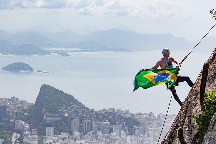 Trail and Rappel on Morro Dois Irmãos: Vidigal Hike & Abseil with 360° Views photo 3