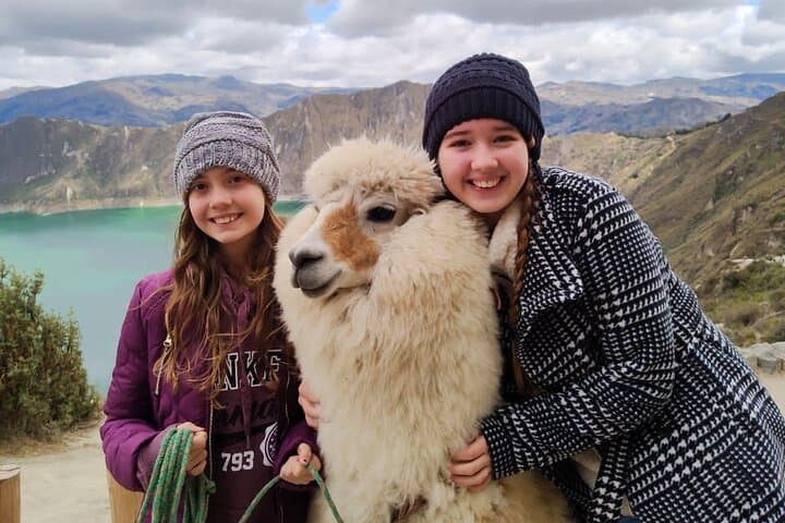Full-Day Quilotoa Lagoon Hike, Tigua Artisans & Local Lunch