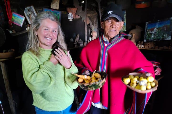 Full-Day Quilotoa Lagoon Hike, Tigua Artisans & Local Lunch photo 5