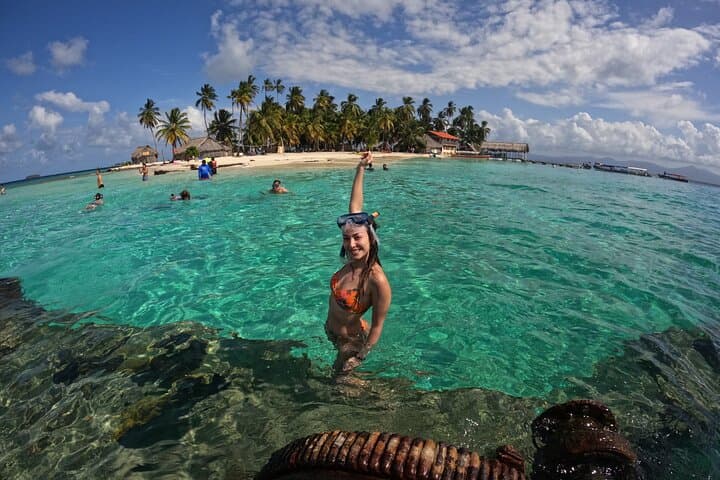 San Blas Full-Day Islands Adventure: Snorkel the Natural Pool & Sunken Boat photo 2