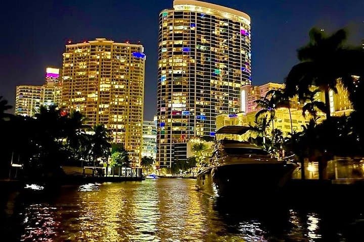 Fort Lauderdale Private Sunset Cruise: 2.5-Hour Pontoon Evening Boat Tour photo 3