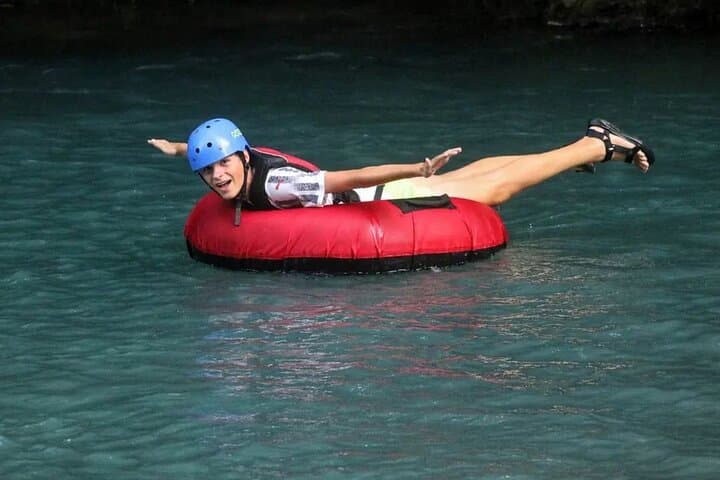 La Fortuna to Río Celeste: Waterfall Hike, River Tubing & Lunch photo 2