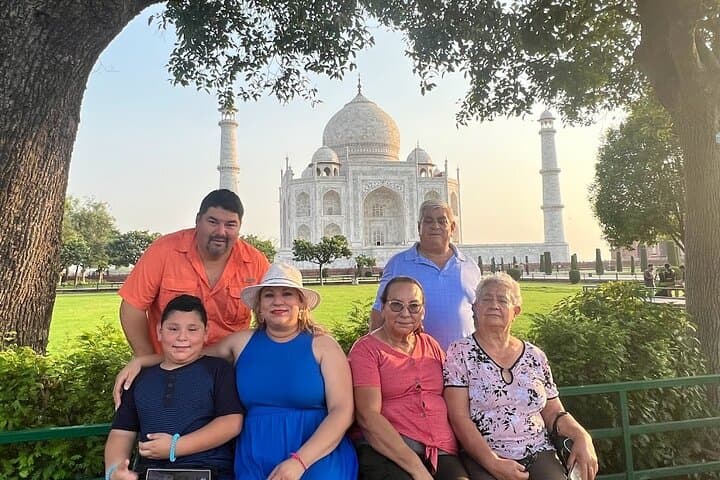 Taj Mahal Same Day Luxury Tour by Superfast Train from Delhi photo 6