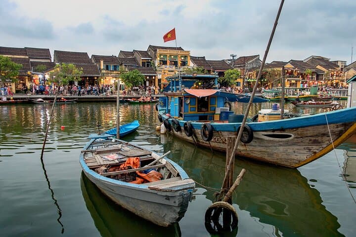 8-Day Glimpse of Vietnam: Ho Chi Minh, Hoi An & Halong Bay Adventure photo 5
