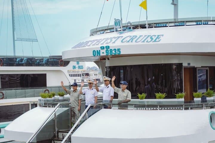 Amethyst Day Cruise: Luxury Halong Bay Day Trip from Tuan Chau Harbor photo 3