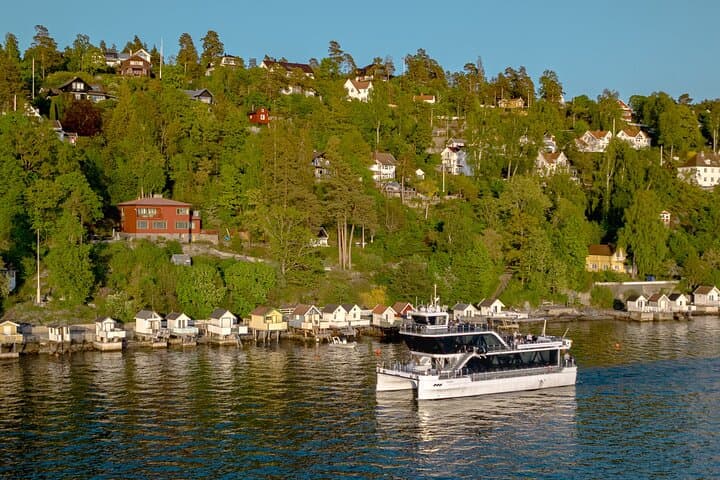 Silent Electric Cruise on Oslofjord: 2-Hour Guided Sightseeing from Aker Brygge photo 3