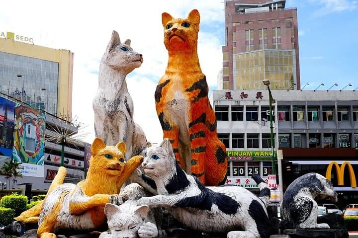 Kuching Full-Day JomTour: Private Cultural Tour, Waterfront Walks & Museums photo 2