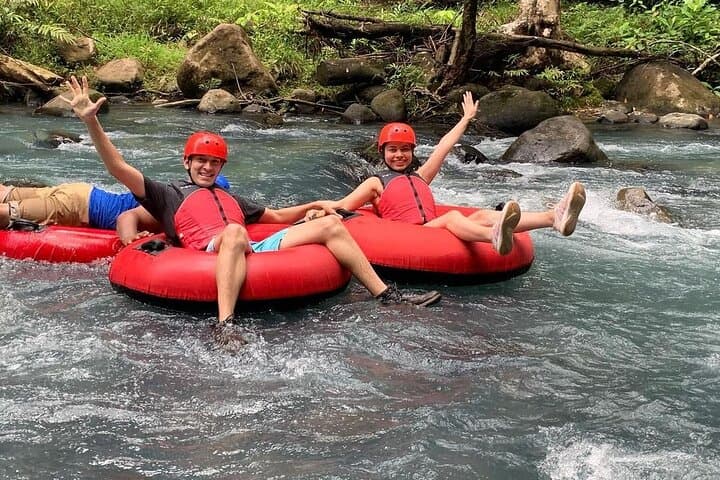 La Fortuna to Río Celeste: Waterfall Hike, River Tubing & Lunch photo 4
