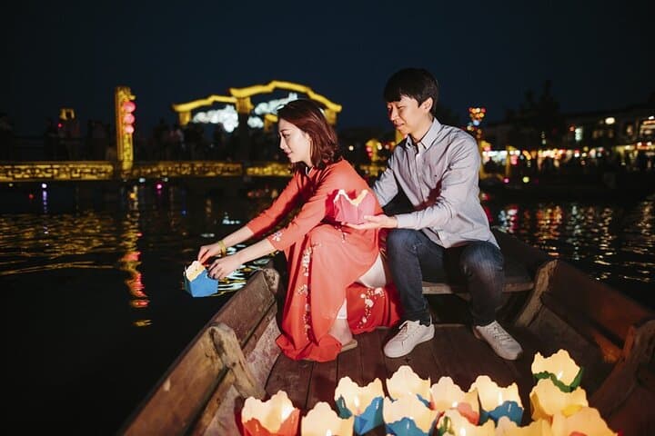 Hoi An Lantern Night Photography: Private 1-Hour Thu Bon River Experience photo 4