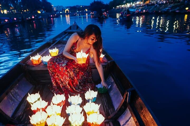Hoi An Lantern Night Photography: Private 1-Hour Thu Bon River Experience photo 5