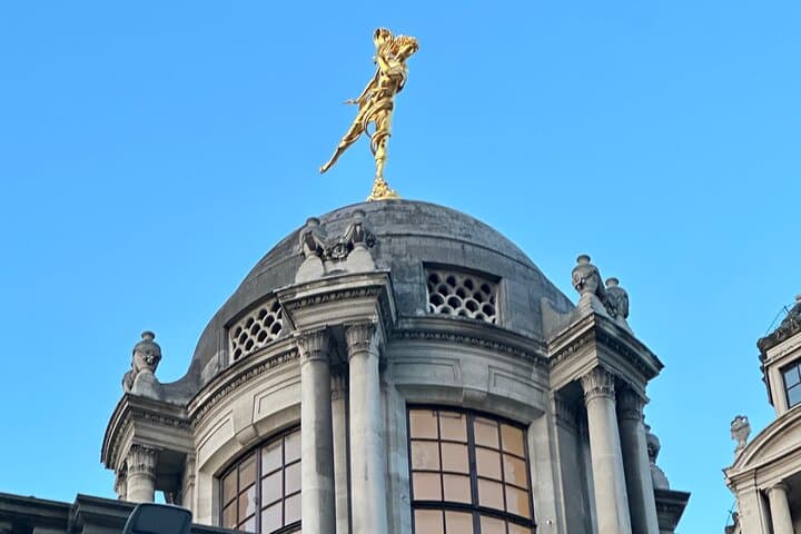 Royal London Walking Food Tour: Afternoon Tea, Palaces & Historic Eats photo 5