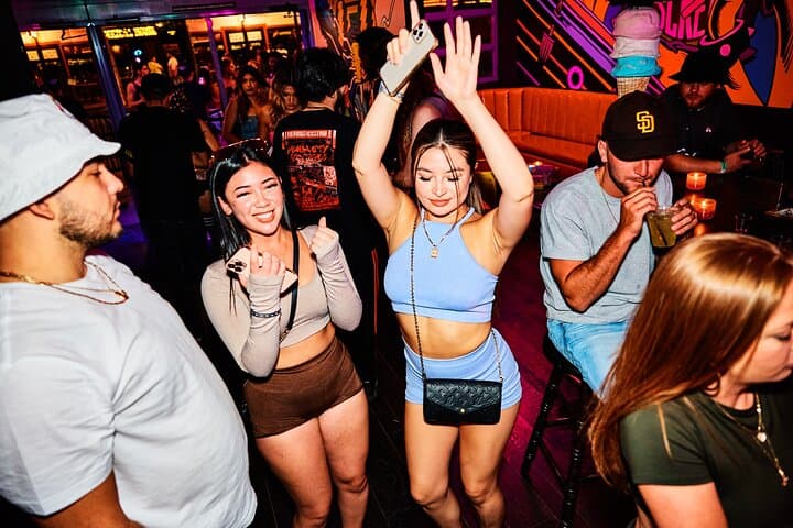 Fremont Street Bar Crawl: Skip the Line Night Out in Downtown Las Vegas photo 4