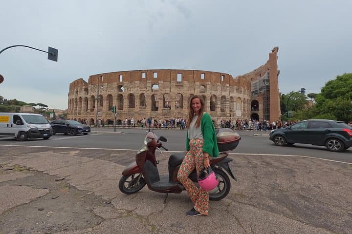 Private Scooter Tour in Rome: 3–4 Hour Guided Ride Past the Colosseum & Vatican photo 3