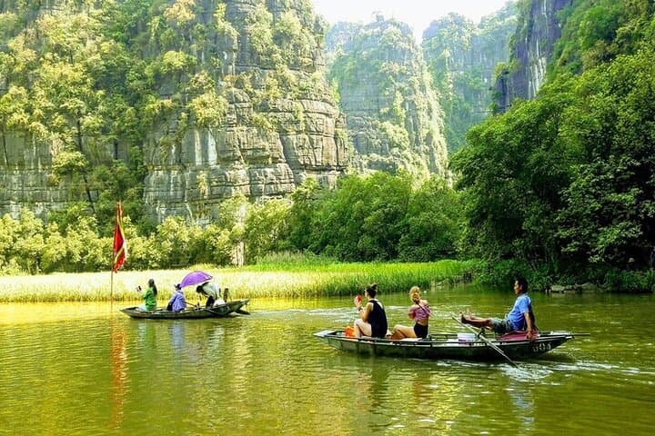 Ninh Binh Full-Day: Hoa Lu, Trang An Boat & Mua Cave Viewpoint Tour photo 5