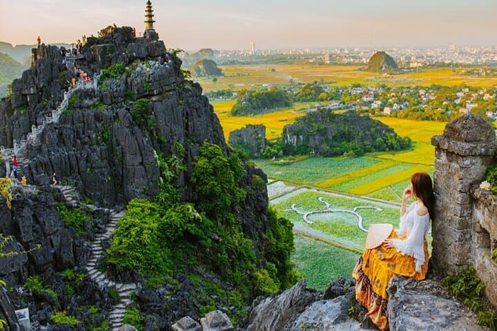Ninh Binh Full-Day: Hoa Lu, Trang An Boat & Mua Cave Viewpoint Tour photo 3
