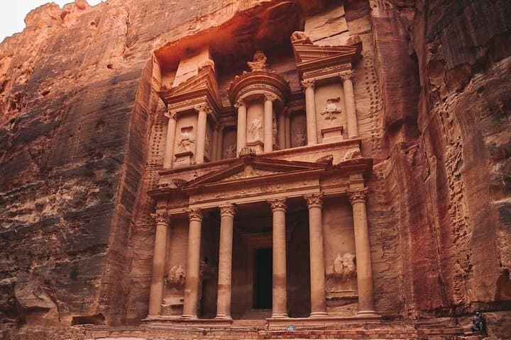 2-Day Petra, Wadi Rum and Dead Sea Tour from Amman
