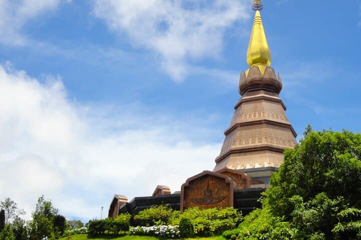 Doi Inthanon Private Trek: Waterfalls, Twin Pagodas & Karen Coffee Experience photo 4