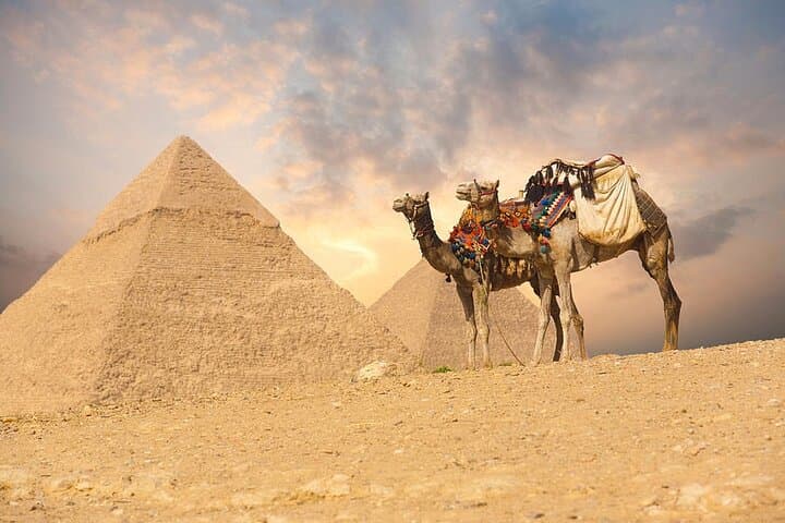 Cairo Stopover: Pyramids, Sphinx, Egyptian Museum & Khan El-Khalili in a Day photo 3