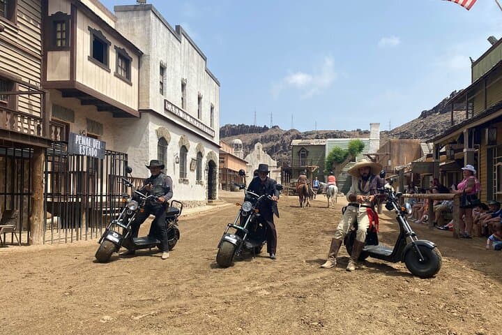 Maspalomas E‑Scooter & E‑Bike Tour + Sioux City Wild West Experience