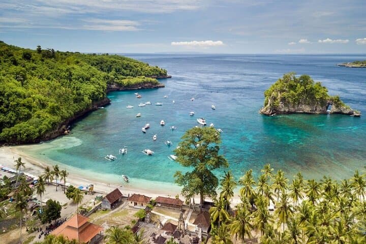 West Nusa Penida Private Tour: Angel's Billabong, Broken Beach & Kelingking Guide photo 6