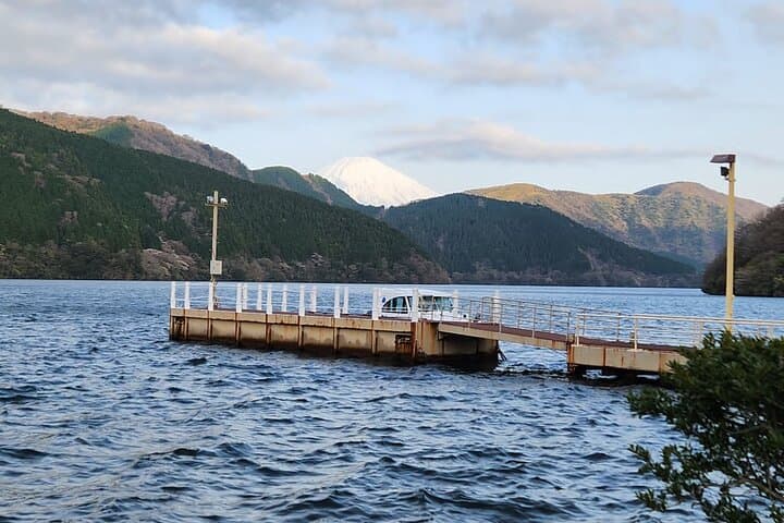 Hakone & Mt. Fuji Private Day Tour — Lake Ashi, Owakudani, Mishima Skywalk photo 4