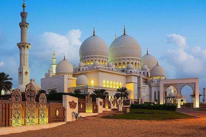 Abu Dhabi City Tour: Sheikh Zayed Grand Mosque, Etihad Towers & Louvre Drive photo 1