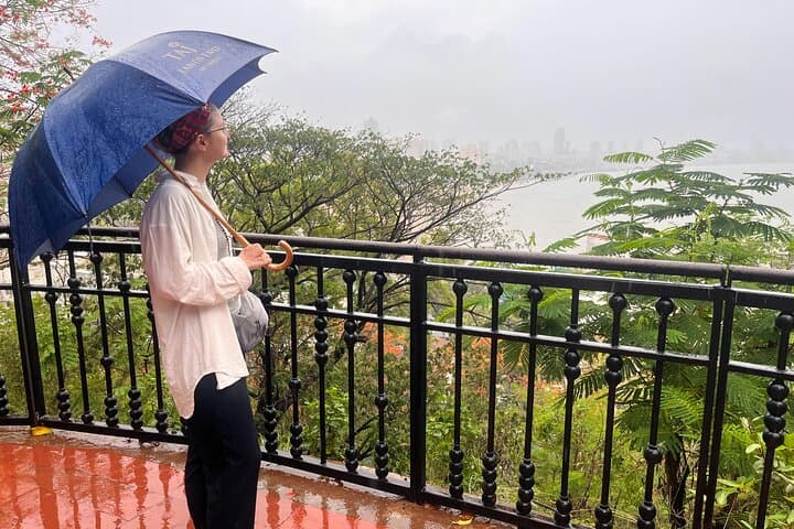 Explore Mumbai's Iconic Landmarks on a Sightseeing Tour photo 2