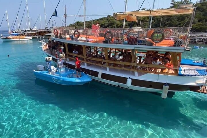 Pirate Boat Tour in Bodrum: Swim, Lunch & Turquoise Bays photo 4
