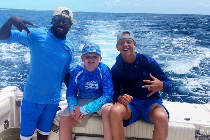 Shady Grady 6-Hour Private Fish, Snorkel & Cruise Charter — Providenciales photo 6