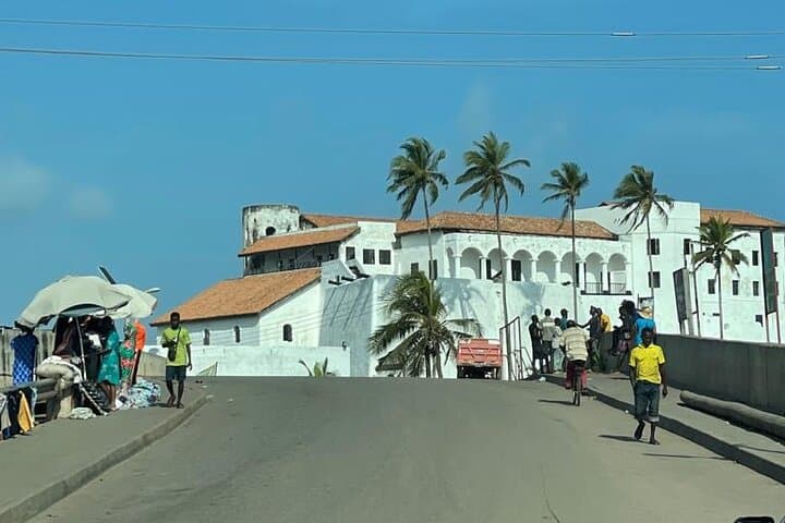 Private Slave Castles and Dungeons Tour in Cape Coast: Castle History and Visitor Guide photo 4